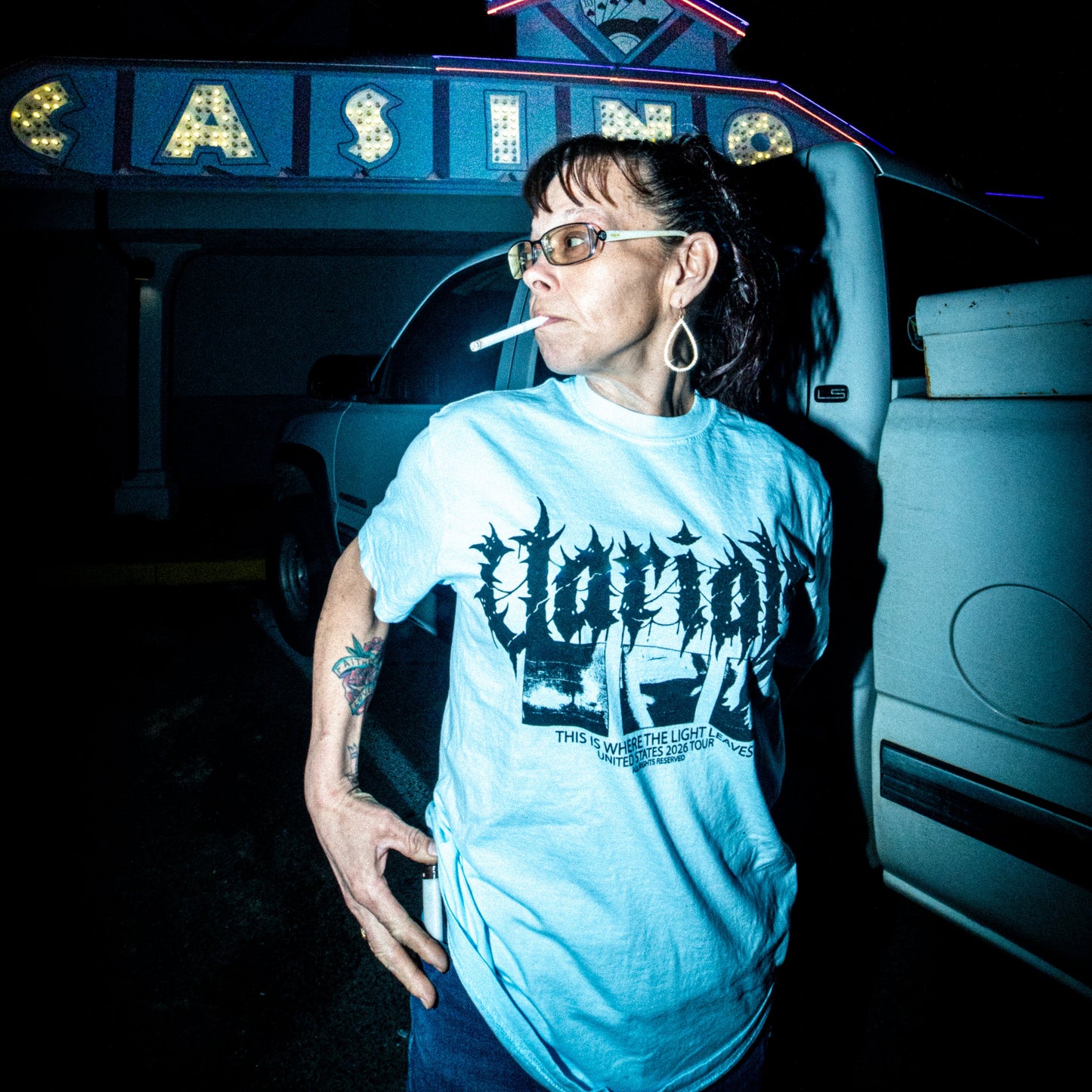 LIGHT TEE
