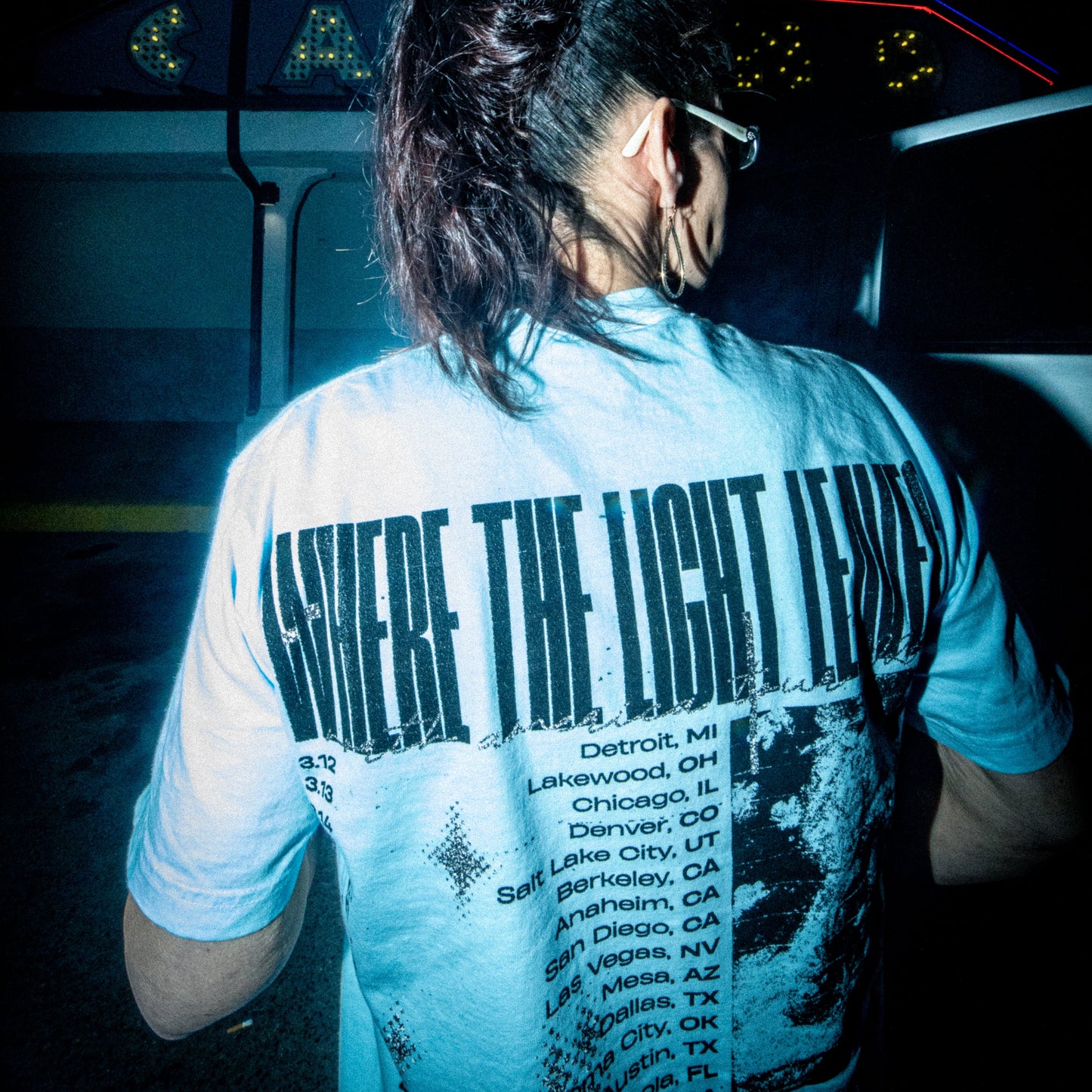 LIGHT TEE