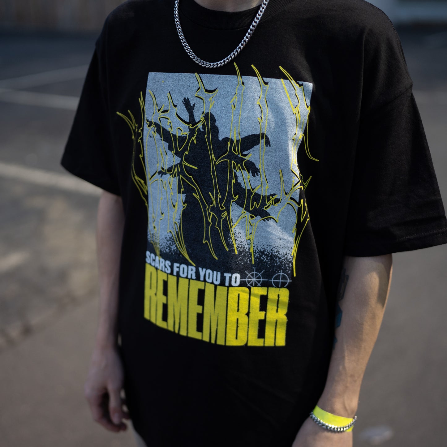 SILHOUETTE TEE